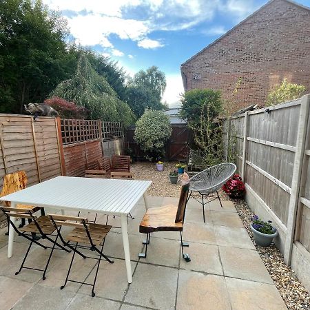 Villa Beautiful Town House With Private Garden And Patio à Canford Magna Extérieur photo