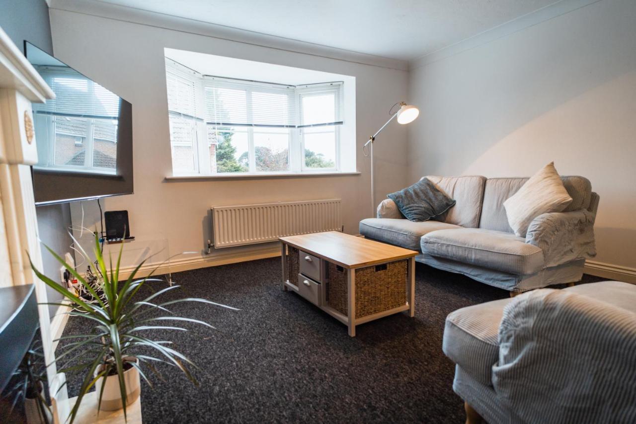 Villa Beautiful Town House With Private Garden And Patio à Canford Magna Extérieur photo